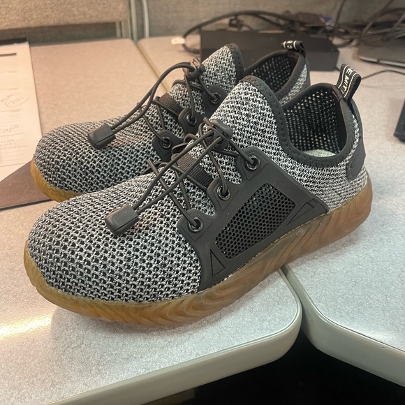 Gray steel toe safety shoes - Picture 3 of 3